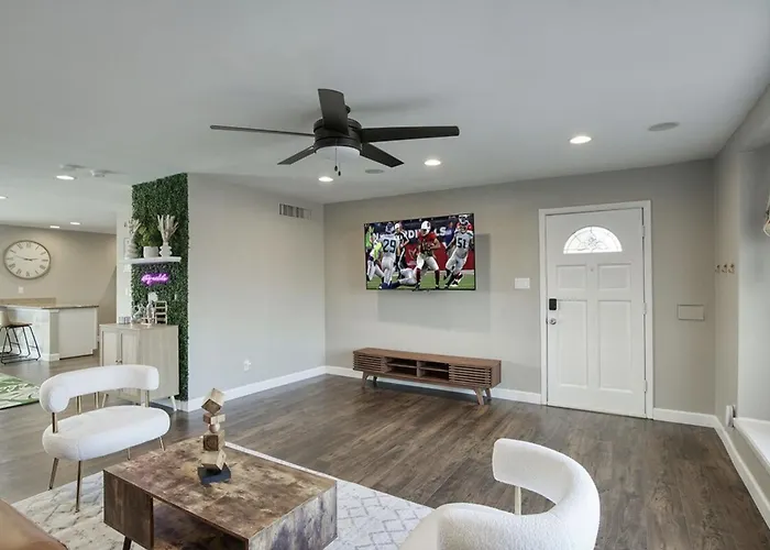 Old Town - Pool, Golf, And Fire Pit Holiday home *
