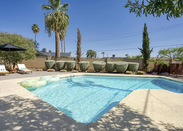Old Town - Pool, Golf, And Fire Pit Holiday home