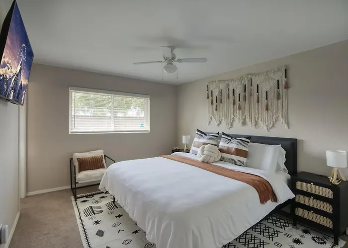 Old Town - Pool, Golf, And Fire Pit Holiday home Scottsdale
