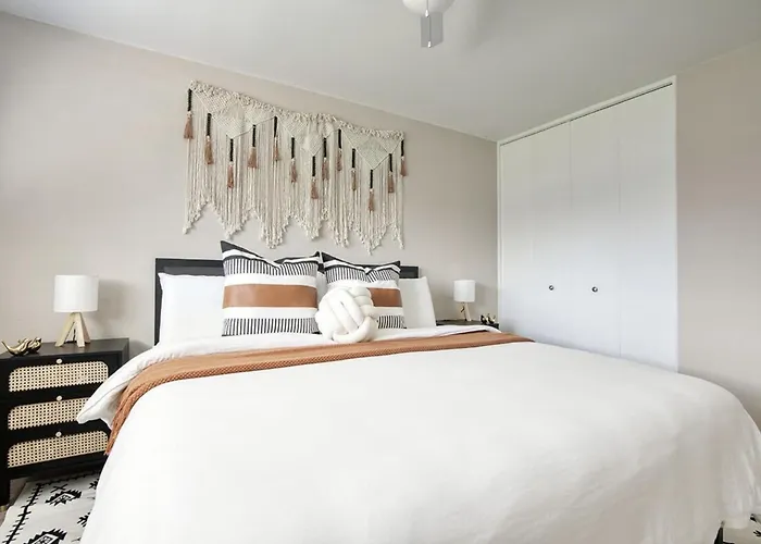 Old Town - Pool, Golf, And Fire Pit Holiday home *